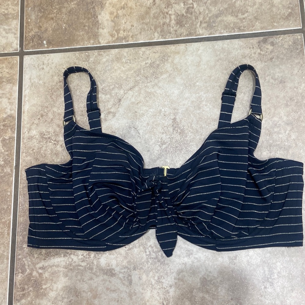 Swimsuits For All bikini top. Size 18